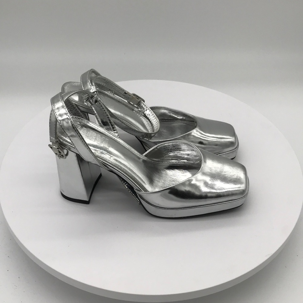 FARYL  Womens  Block Heel Sandals size 7.5 US